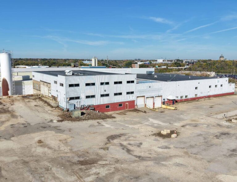 2929 S Chase Ave industrial building in Milwaukee, WI