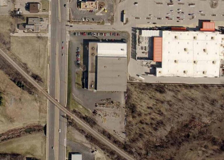 7050 N 76th St industrial building in Milwaukee, WI, photo 2 of 5