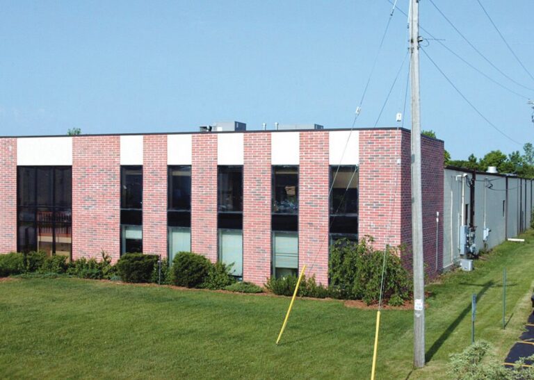W146N5741 Enterprise Ave industrial building in Menomonee Falls, WI, photo 4 of 14