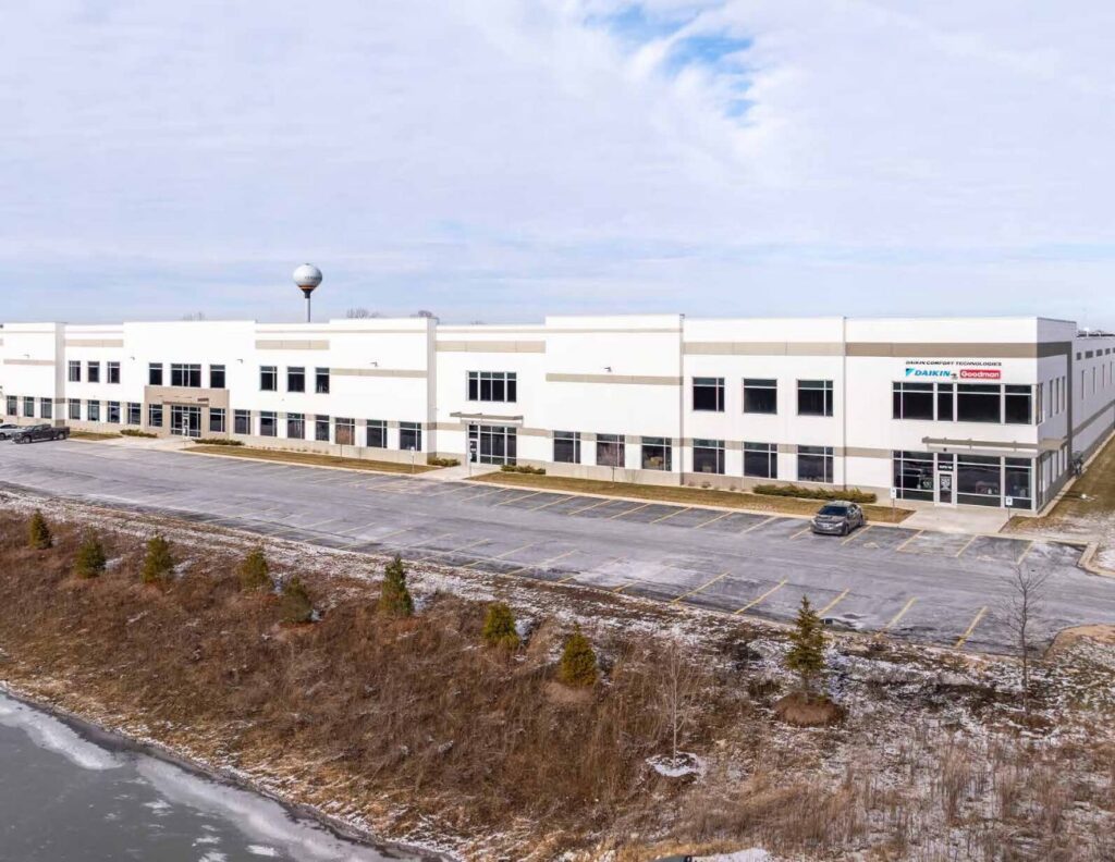 W204N13035 Goldendale Rd industrial building in Germantown, WI, photo 1 of 8
